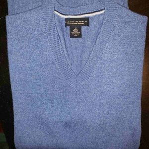 Banana Republic V-Neck Sweater (Medium)
